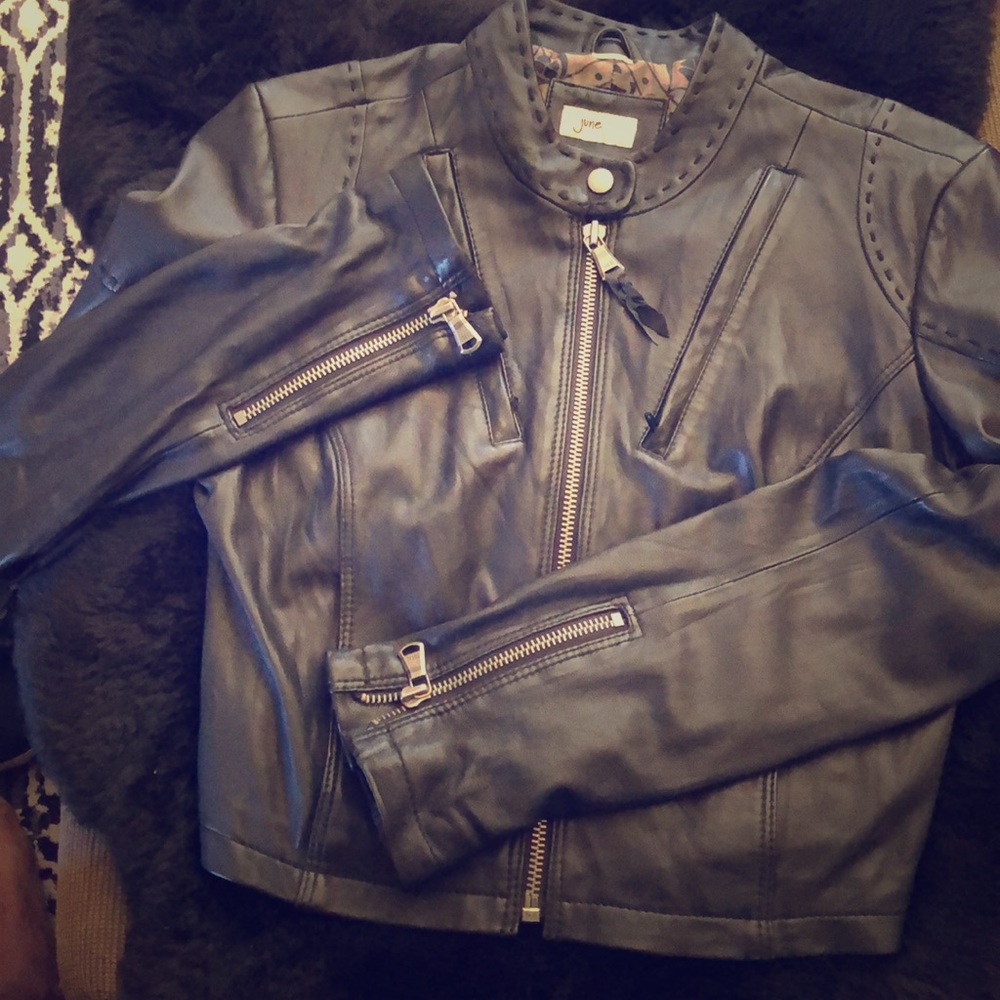 Super cute genuine leather cropped jacket